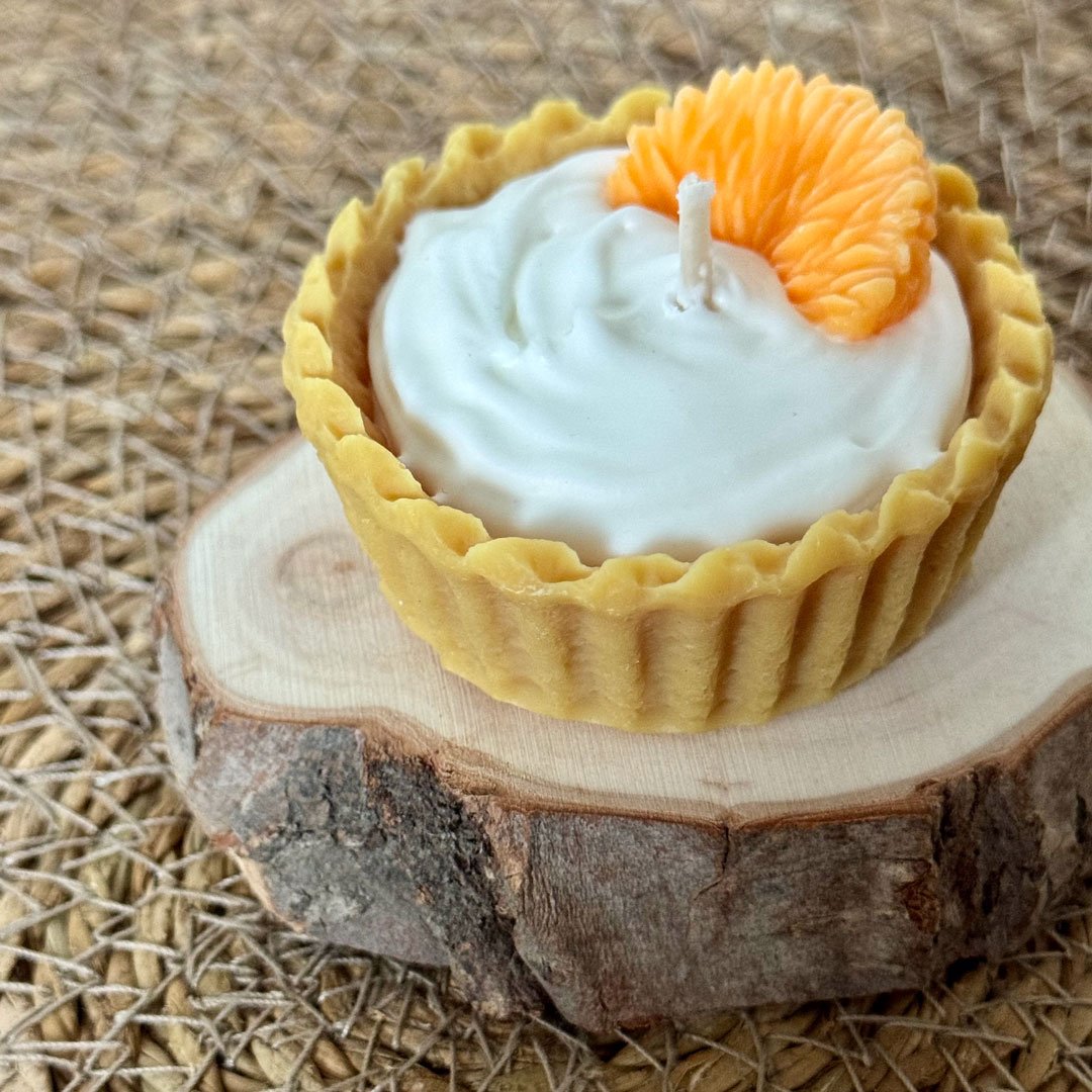 Tartelette bougie artisanale parfum agrumes avec décoration gourmande